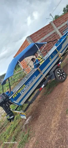 Barco canoa completo motor e reboque