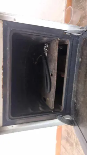 Vendo fogão usado, em boas condições, trocar apenas as bocas.