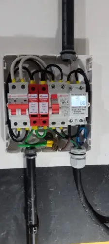 Eletricista, instalador de carregador de carro elétrico, predial, residência, industrial