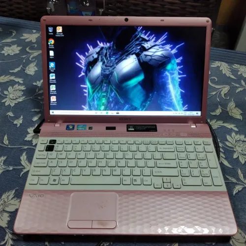 NOTEBOOK SONY VAIO CORE I3 / HD DE 640/ 6 DE RAM/ WINDOWS 10 ENTREGO