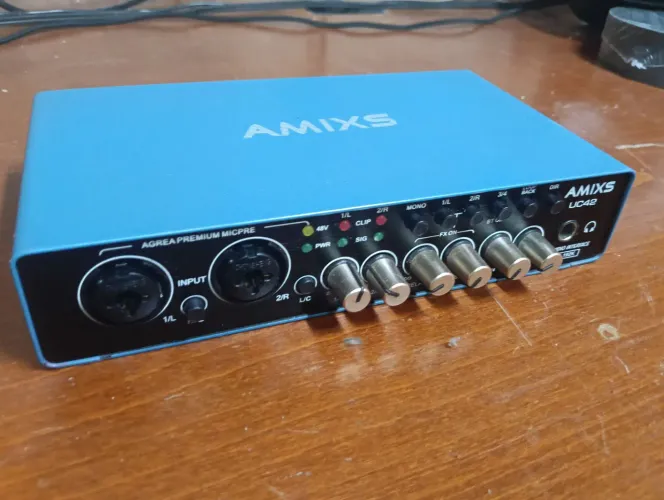 AMIXS UC42 Interface de Áudio