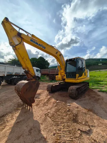 Escavadeira komatsu pc130 14 toneladas 2014