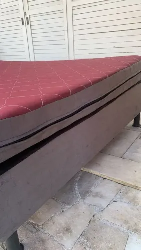 Cama box reformada como nova base + colchão