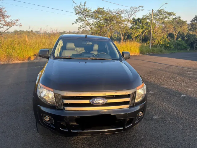 Ford Ranger XLS 2.5 16V 4X2 CD Flex 2013