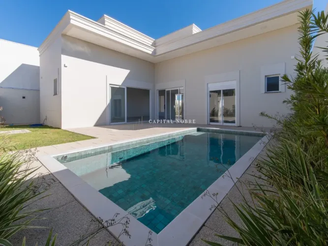 CASA NO TROPICAL