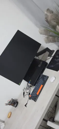 MONITOR ULTRAGEAR 180HZ * SEM MARCAS DE USO *
