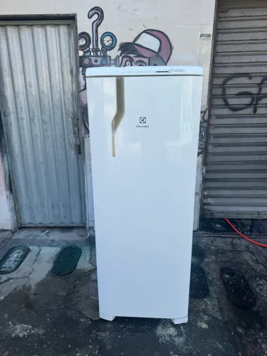Vendo Geladeira Electrolux,Frost Free R$ 1100