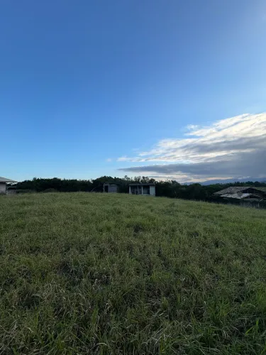 Terreno de alto padrão na praia do Rosa, 70mil à baixo do marcado!