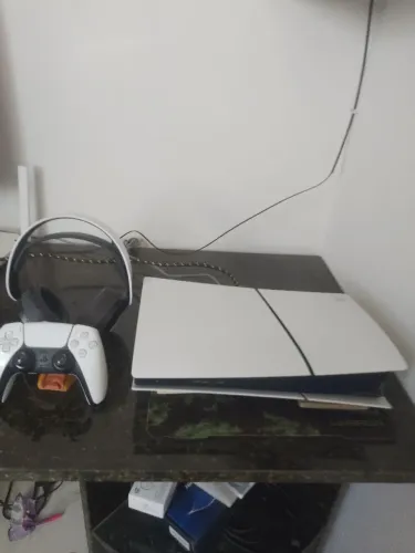 Ps5 um controle e forne