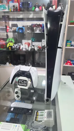 PS5 Slim, Seminovo, Garantia, aceito seu usado de entrada e cartoes ate 18x