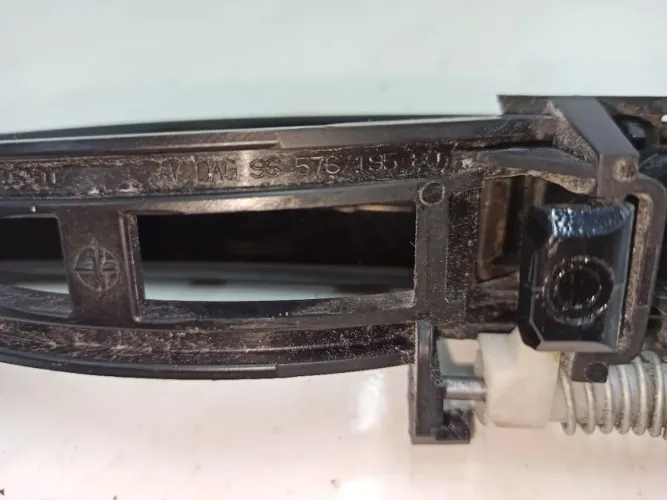 Maçaneta Externa Traseira Esquerda Peugeot 307 2001 A 2012 Traseira