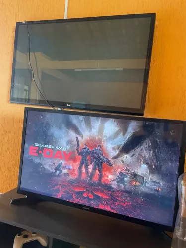 DUAS TV?s 50? LCD e 32? SMART TV