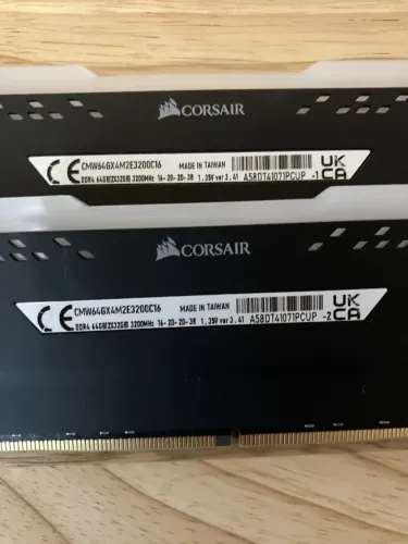 Memória Ram CORSAIR Vengeance Rgb Pro 64gb (2x32) Cmw64gx4m2d3200c16