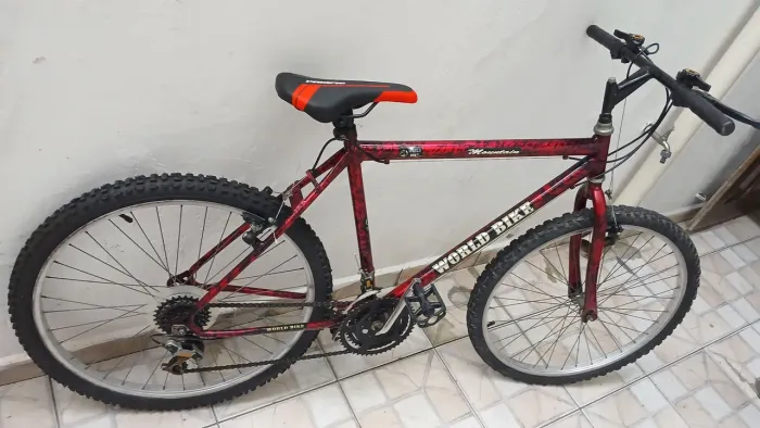 Bicicleta 18 marchas aro 26 jacanã zn.