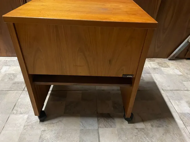 Mesa lateral ou de apoio vintage Giroflex