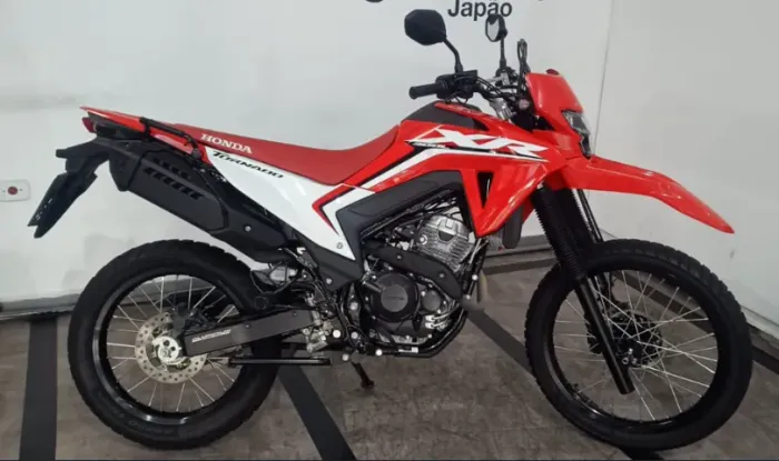 Honda XR 300 L Tornado - 2025/2026 - apenas 1557 km rodados