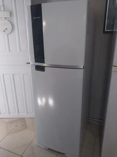 Geladeira semi nova