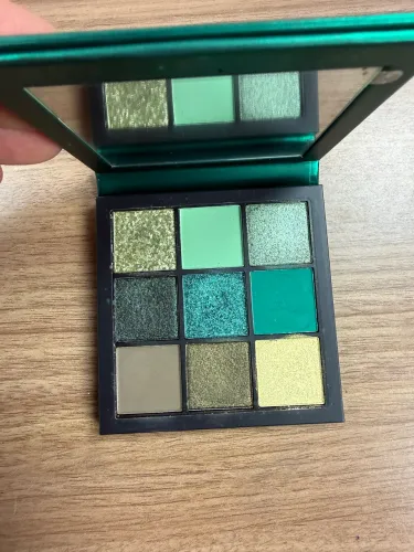 Paleta de Sombras  Huda Esmerald Original 
