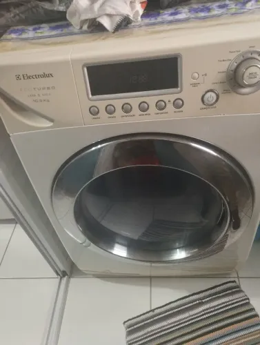 Máquina lava e seca lse 11 Eletrolux 