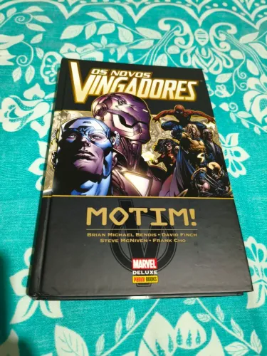 Hq Os Novos Vingadores Motim Marvel Deluxe