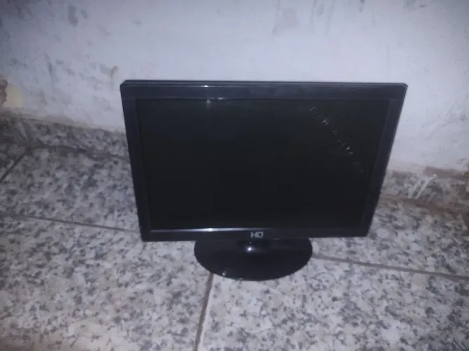 MONITOR LED HQ 15,6? COM HDMI E VGA - ÓTIMO ESTADO