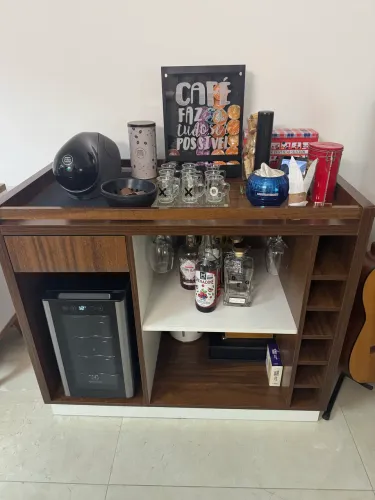 Móvel Bar de Marcenaria para Vinhos e Demais Bebidas