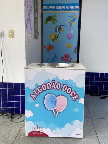 Aluguel de algodão doce, pipoca e pula pula