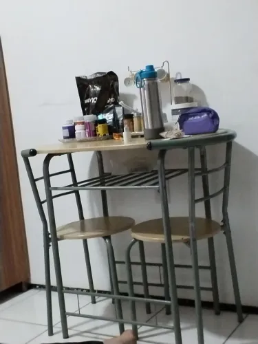 Venda de mesa com 2 cadeiras