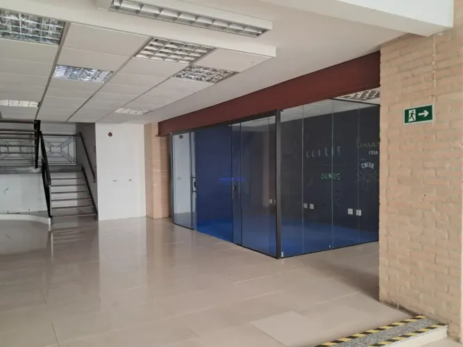 2 andares disponíveis no prédio (Térreo e Mezanino) Reformado Centro Santos