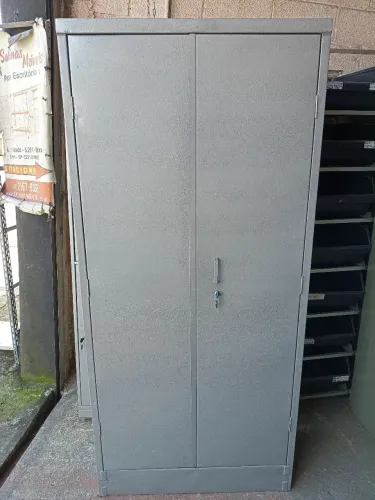 Armário em aço 2.00 x 90 x 40 reformado.