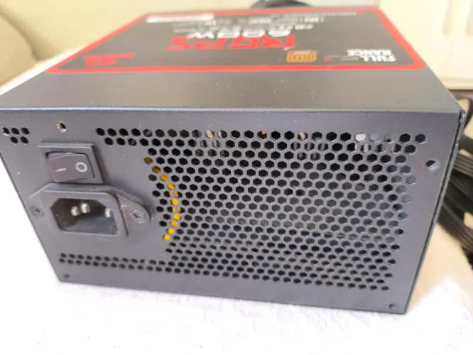 Vendo fonte Gamer Redragon