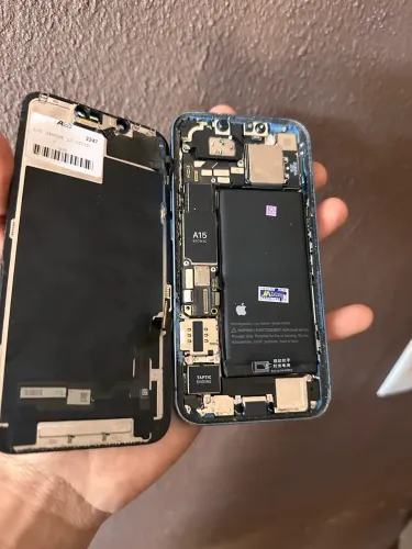 iPhone 13 (Para Peças)