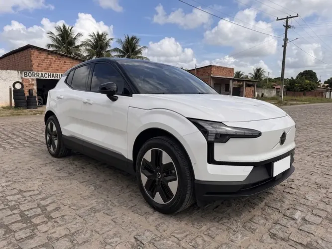 Volvo EX30 E60 Core (elétrico) 2024