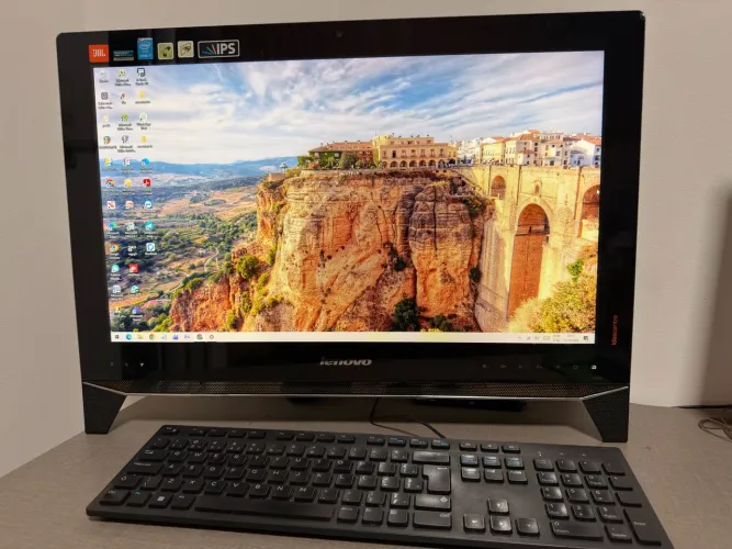 PC All-In-One Lenovo Touchscreen | Intel i7 | 8GB RAM | SSD 500GB Samsung