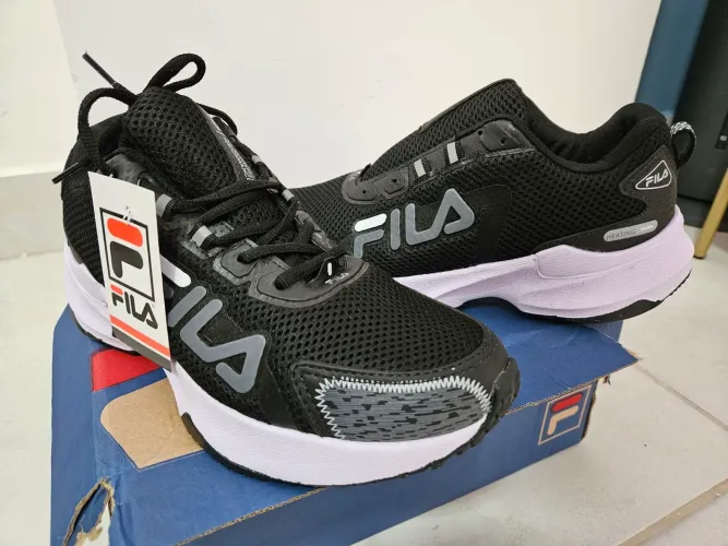 Tênis Fila Heating academia e corrida (Novo na caixa)