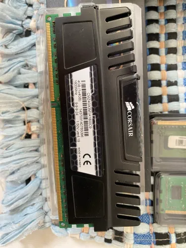 2 memória ram vengeance 4 gb cada