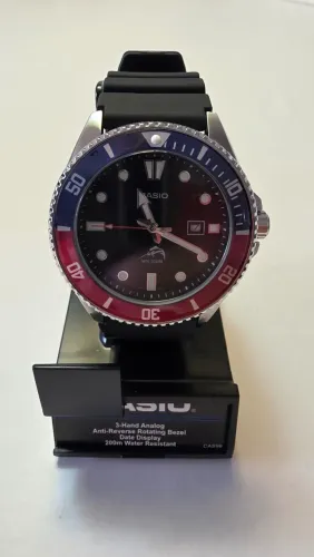 Relógio CASIO Duro Merlin Pepsi (MDV-106B-1A2V)