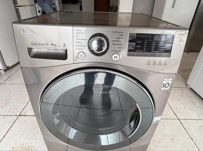 Lava e seca inox 11 kg semi nova