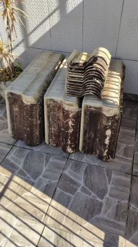 500 Vendo telha colonial bem nova a 1.00 cada