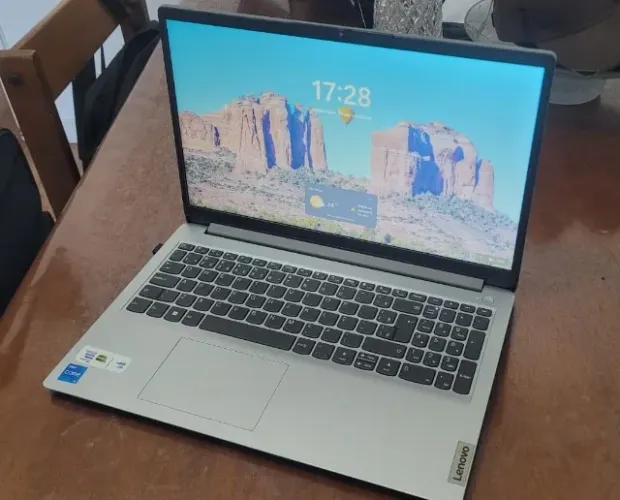 Lenovo IdeaPad 1 15IAU7 i5-1235U | 24GB RAM | SSD 256GB