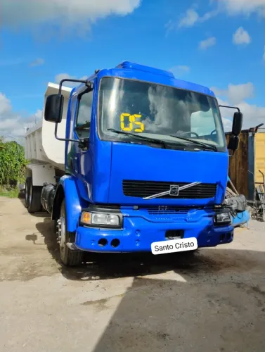 VOLVO VM 240 ANO 2005 CAÇAMBA