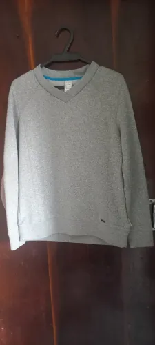 blusa cinza tam m/g sem capuz ....há outros modelos e tamanhos ZAP *