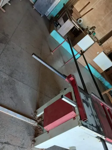 Para venda máquina em ótimo estado trifasica 7,800,00 WhatsApp * <br>