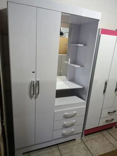 Guarda roupa Grande Novo com espelho , entrega imediata grátis