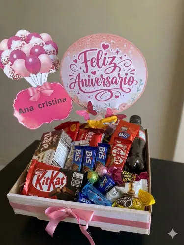 Faço caixas personalizadas, aniversários, datas especiais ou dia dia !
