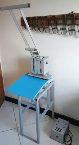 Máquina de fazer chinelos completa