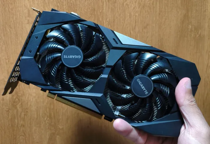 PLACA DE VIDEO 1660 SUPER GIGABYTE, VENDO OU TROCO
