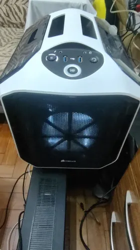 Gabinete itx Corsair graphite 380t branco