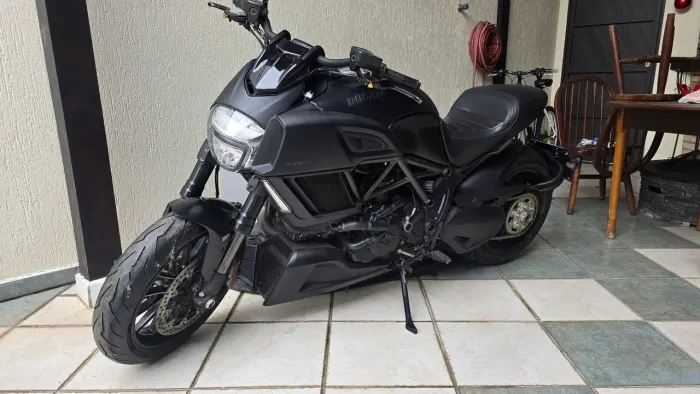 Ducati diavel Dark
