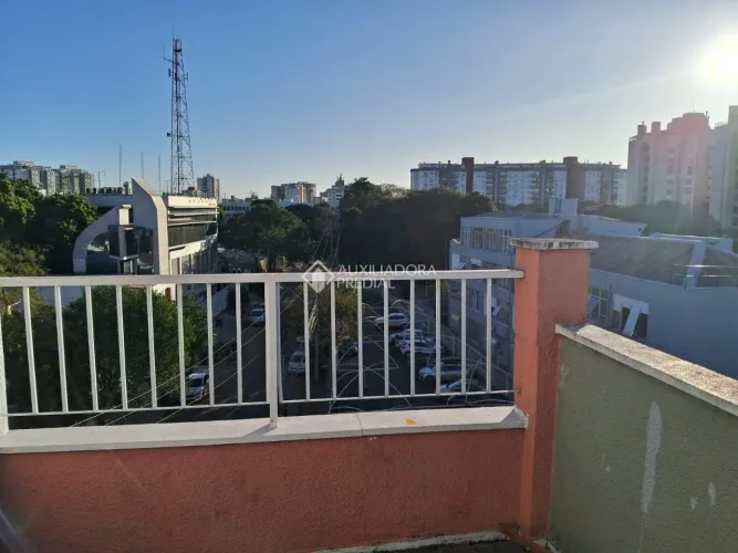 Cobertura no bairro cidade baixa com 3 dormitórios e 137m2